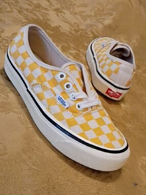 VANS Classic Checkerboard Yellow and White Low-Top Sneaker Women's 6.0 Men's 4.5